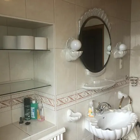 Monteurunterkunft Haus Gellert Apartmán *